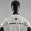 Conjunto Infantil Bayern de Munique 2022/23 - Alternativo