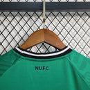 Conjunto Infantil Newcastle 2023/24 - Alternativo