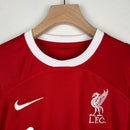 Conjunto Infantil Liverpool 2023/24 - Principal